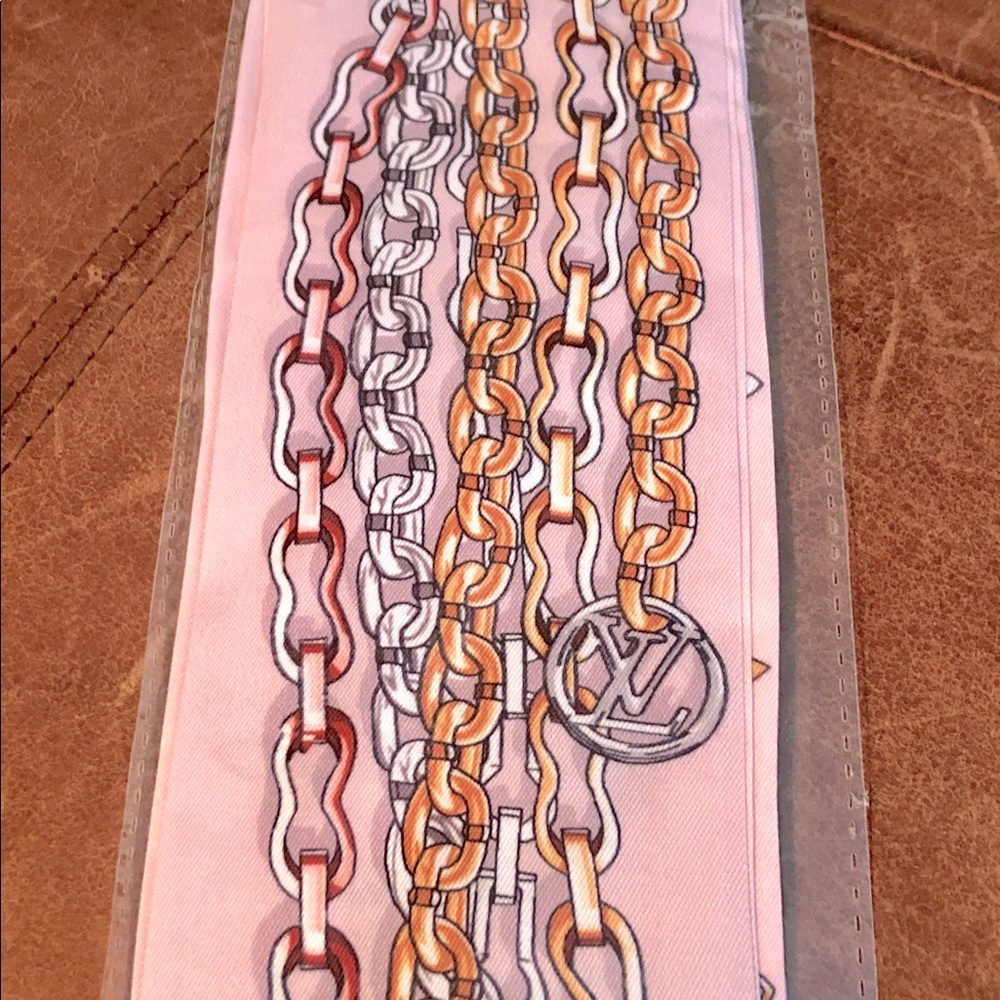 Petite silk scarf